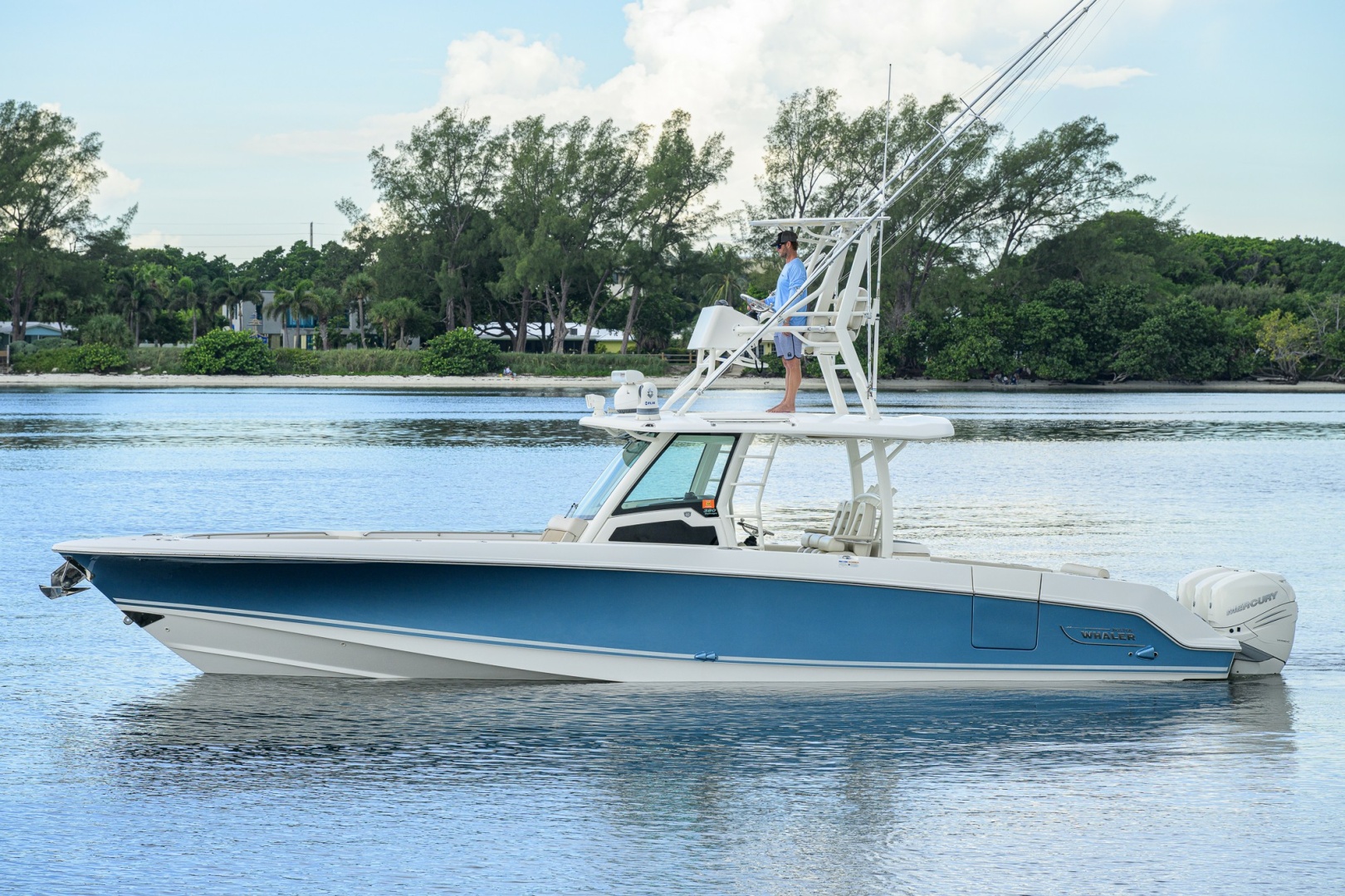 2018 Boston Whaler 380 Outrage