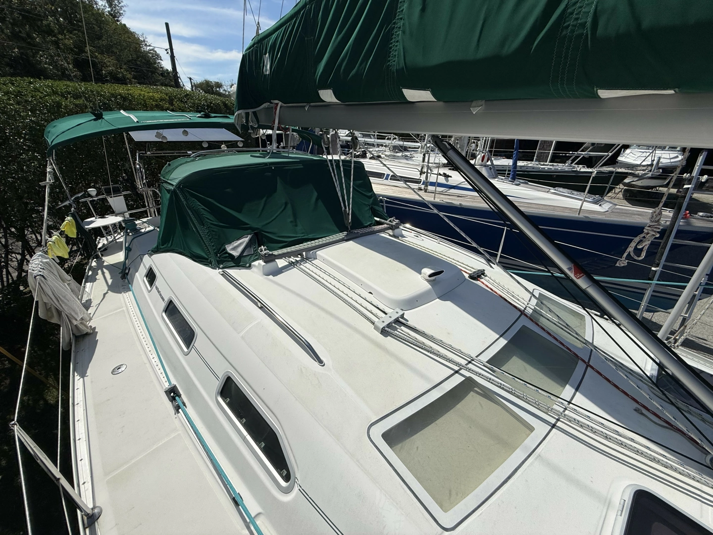 2003 Beneteau 393, photo 1 of 24