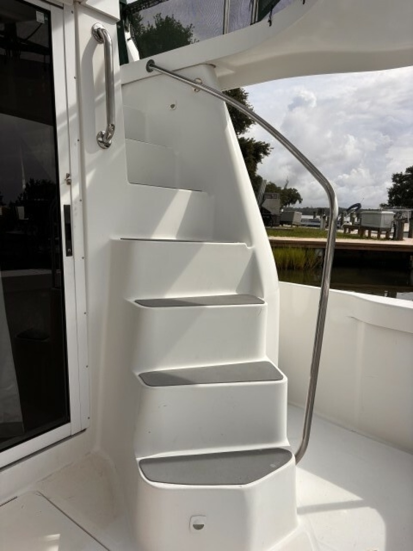 Steps to Flybridge