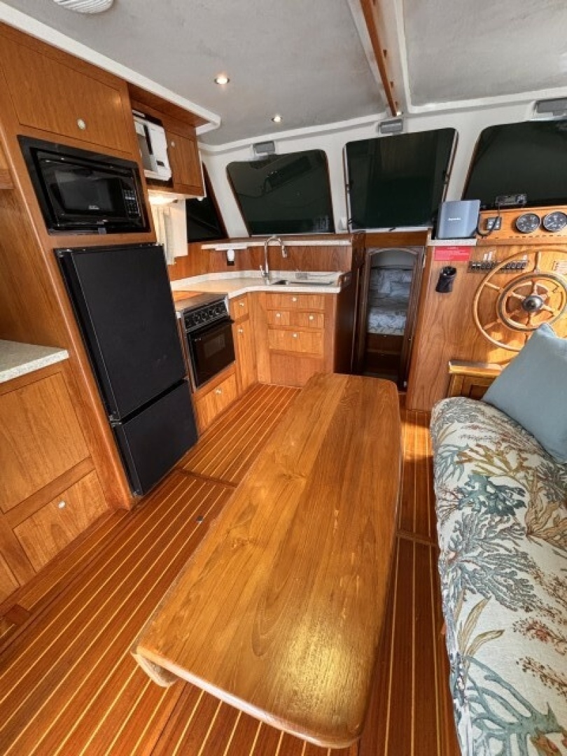 Dream Looper 39ft Mainship Yacht For Sale
