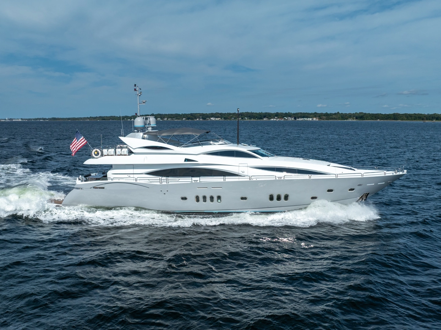 2004 Sunseeker 105 Yacht, photo 1 of 89