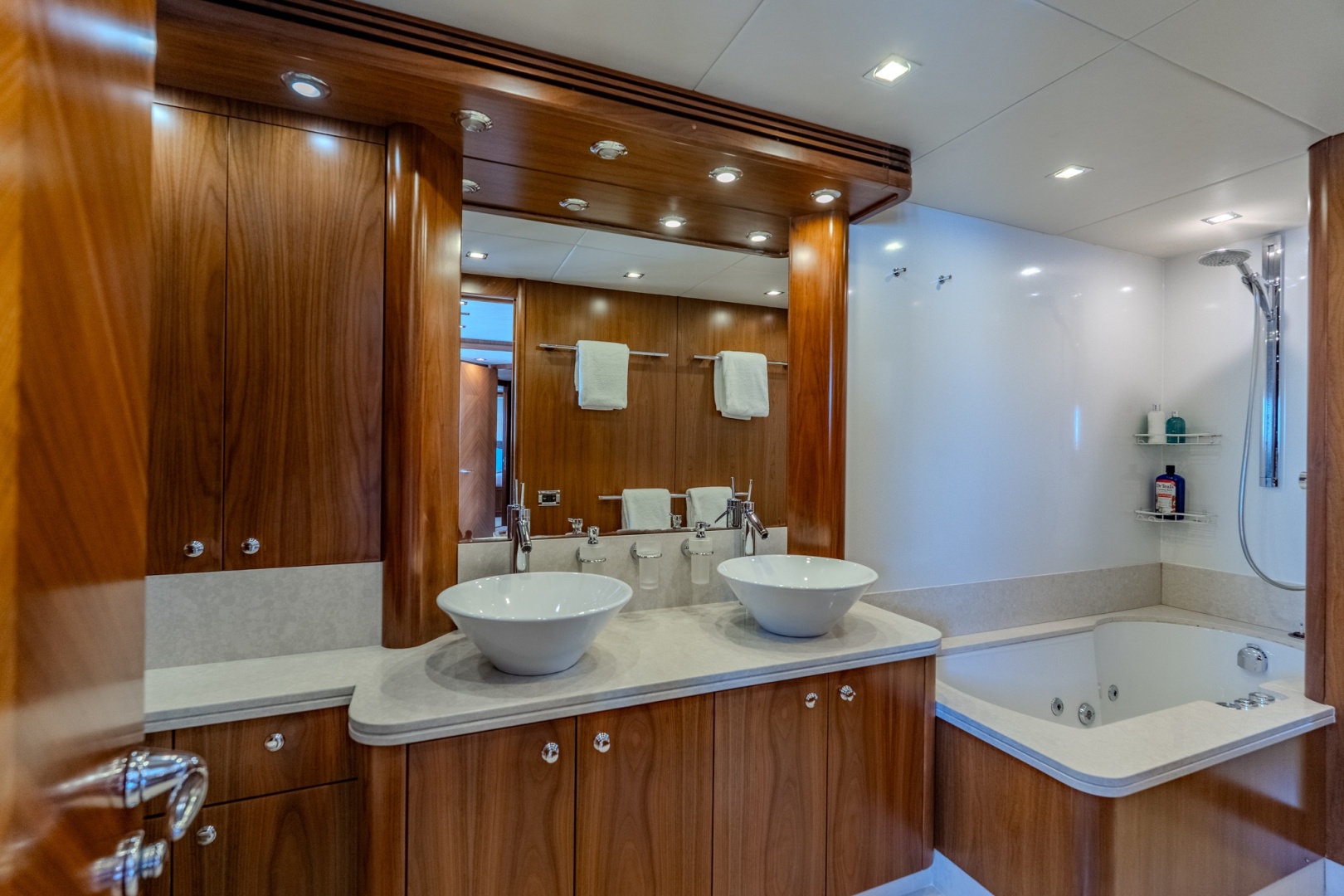2004 Sunseeker 105 Yacht