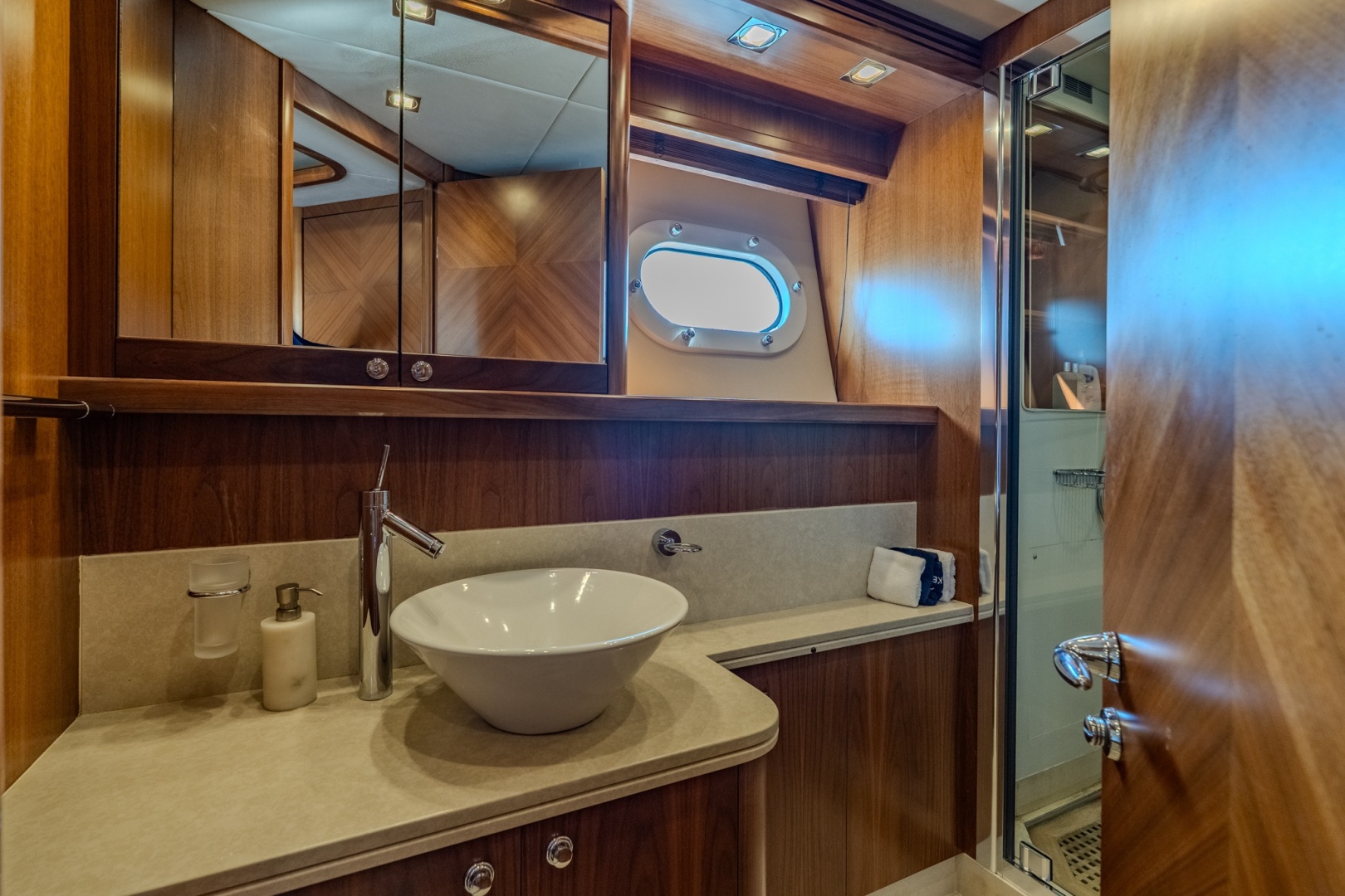 2004 Sunseeker 105 Yacht