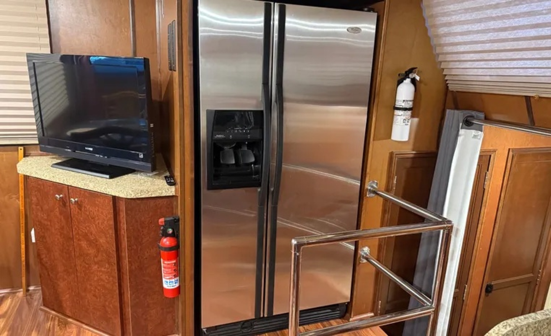 2006 Gibson 5500 LS