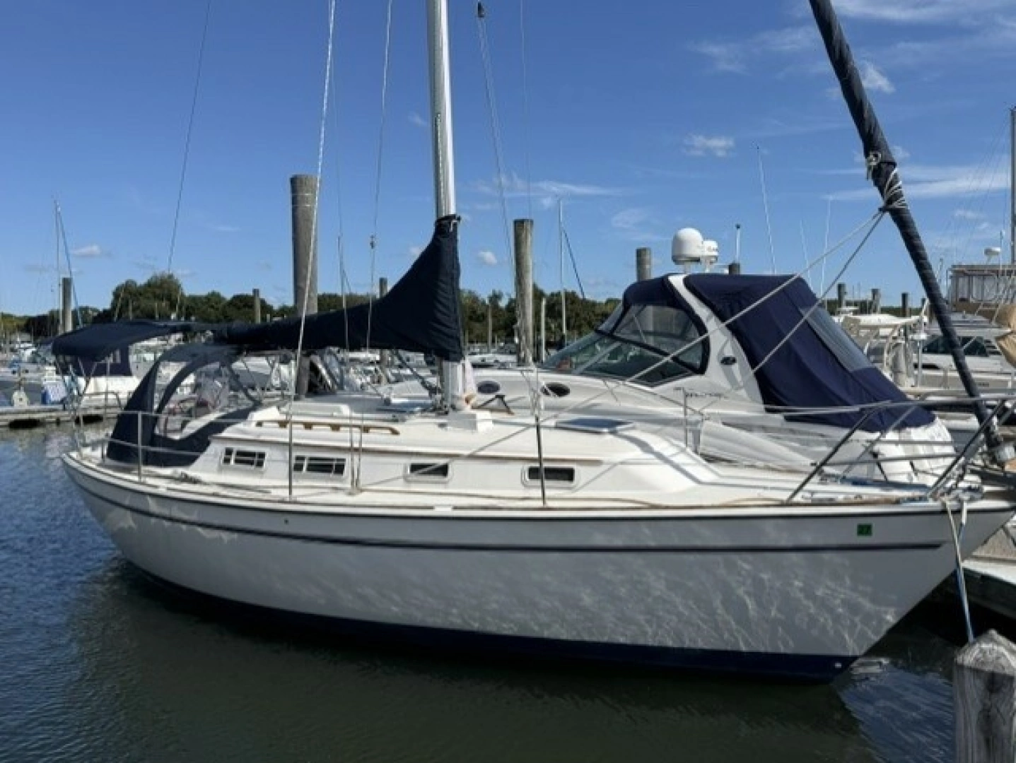 1986 Pearson 303, photo 1 of 17