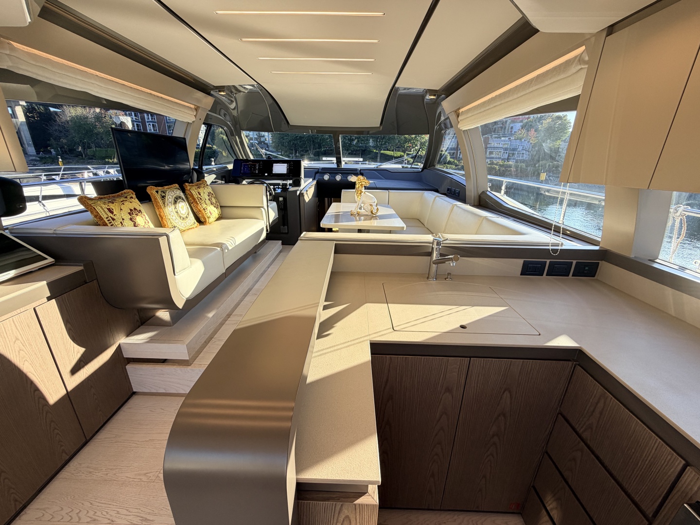 2020 Ferretti Yachts 550 Fly