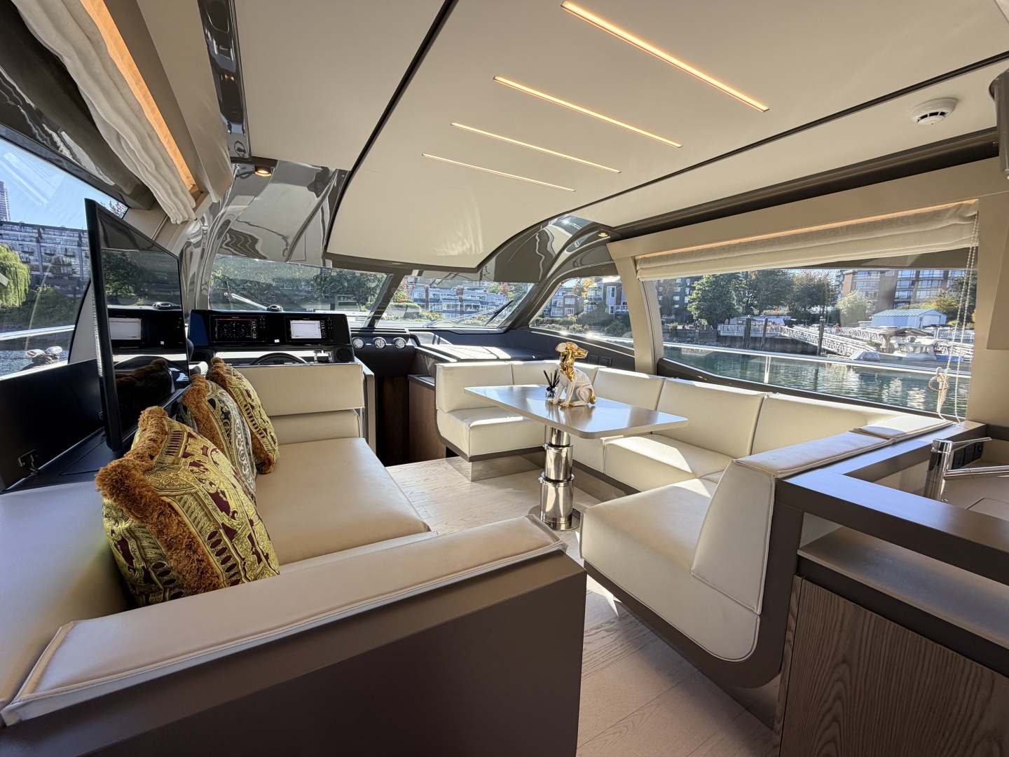 2020 Ferretti Yachts 550 Fly