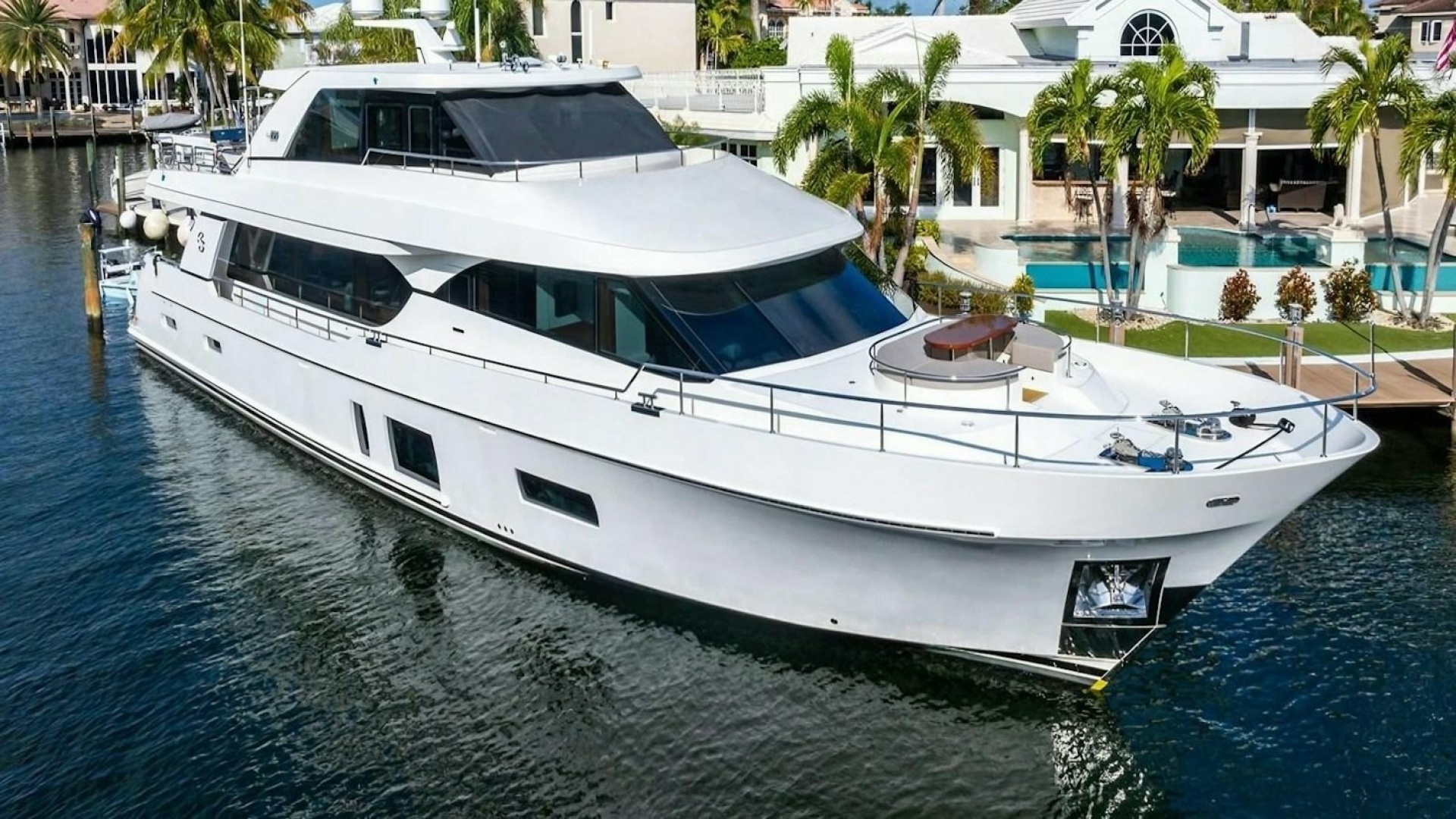 BELLA LISA 100ft Ocean Alexander Yacht For Sale