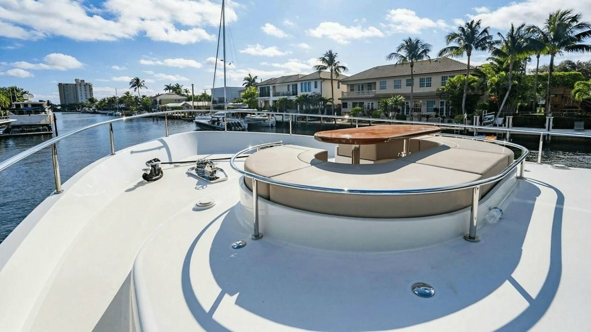 BELLA LISA 100ft Ocean Alexander Yacht For Sale