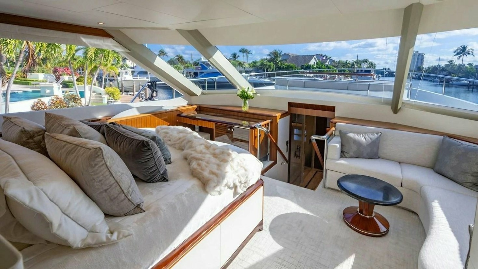 BELLA LISA 100ft Ocean Alexander Yacht For Sale