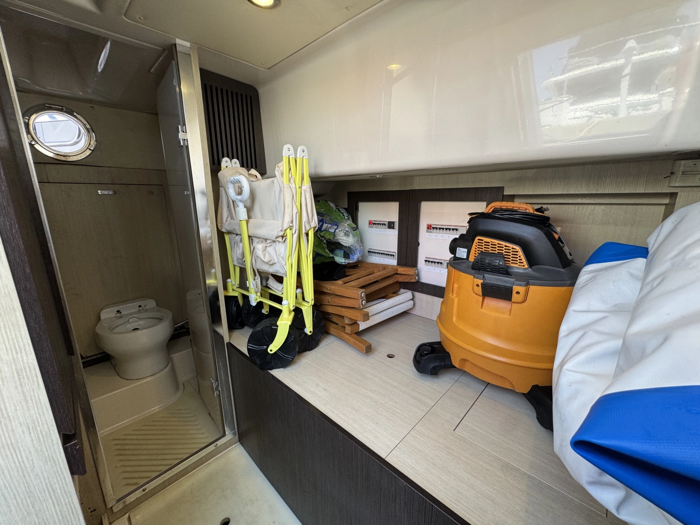 Azimut Fly Yacht For Sale