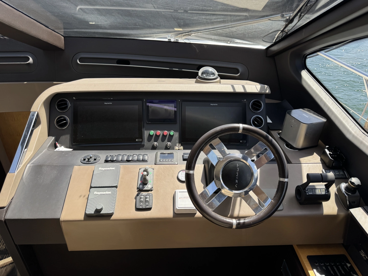 Azimut Fly Yacht For Sale
