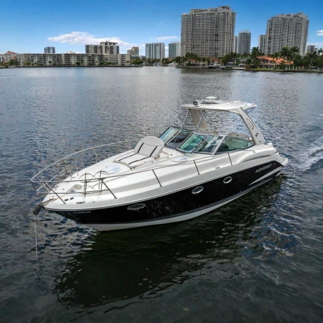 2014 Monterey 320 Sport Yacht, photo 1 of 30