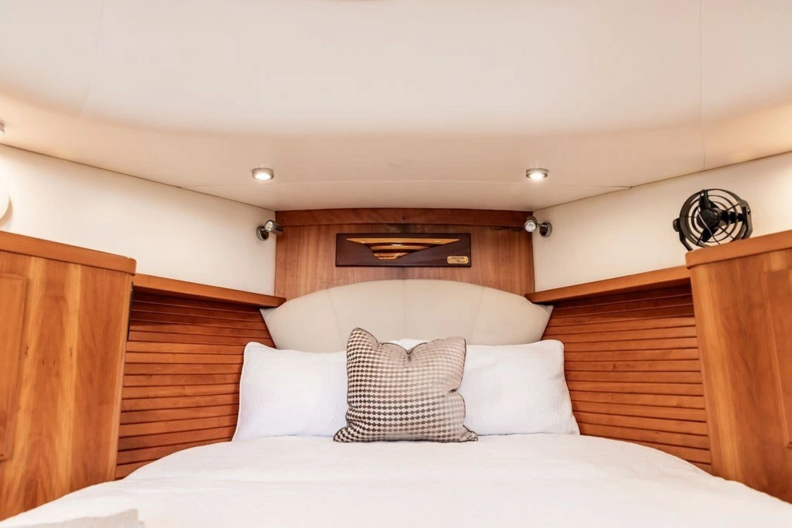 Legacy Yachts 32 Yacht For Sale