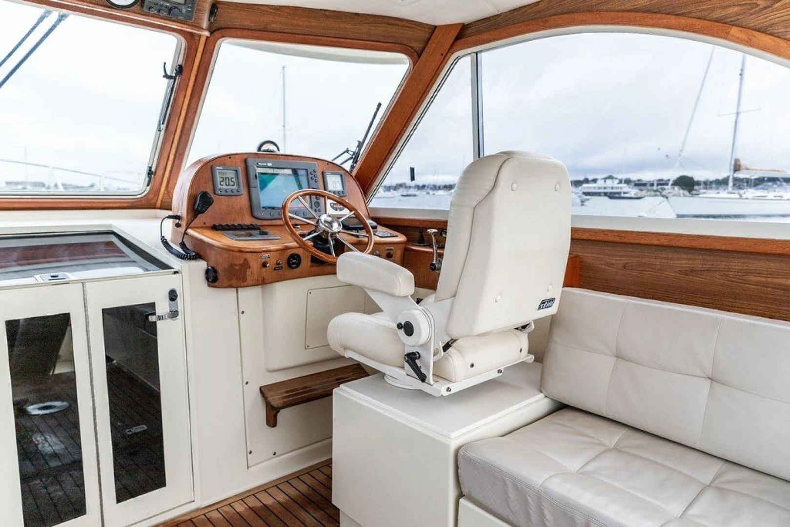 Legacy Yachts 32 Yacht For Sale