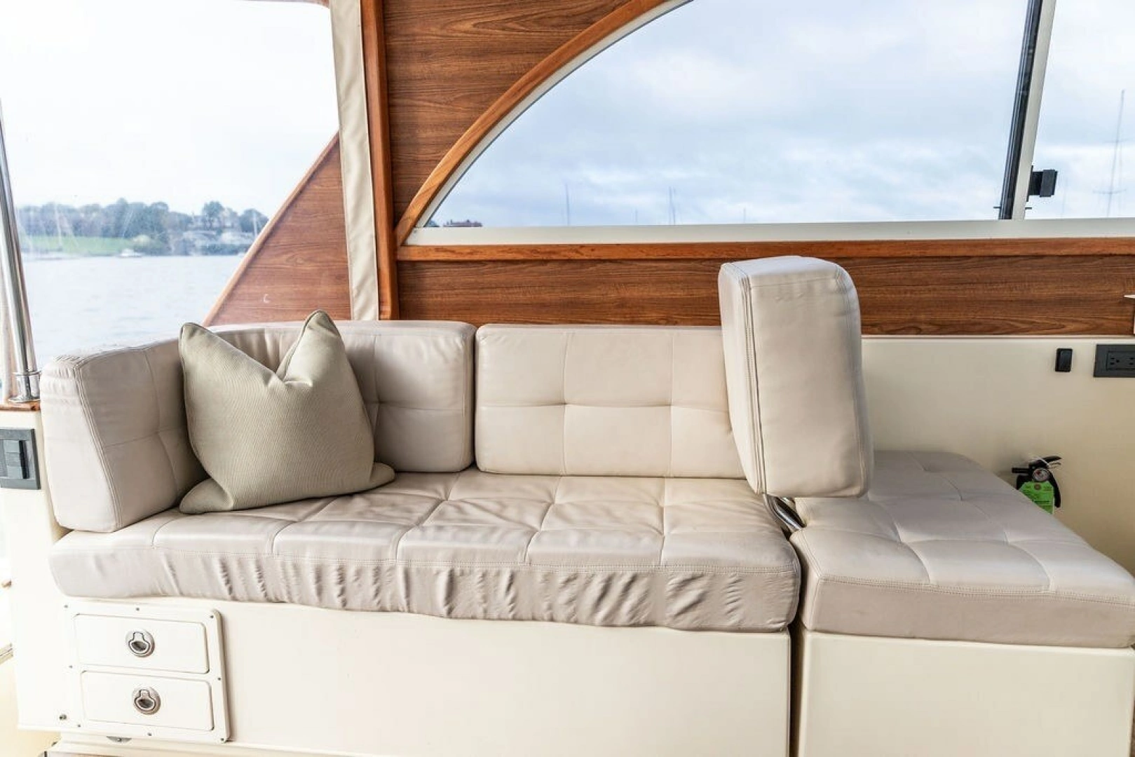 Legacy Yachts 32 Yacht For Sale