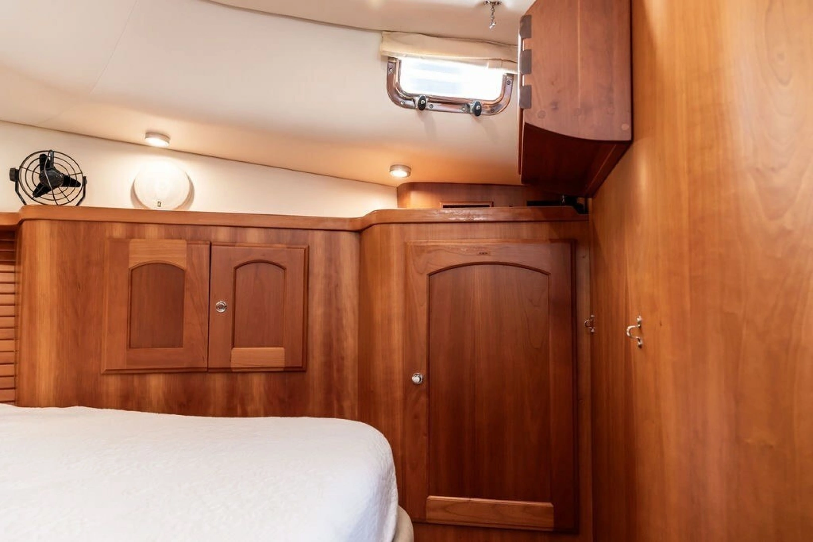 Legacy Yachts 32 Yacht For Sale