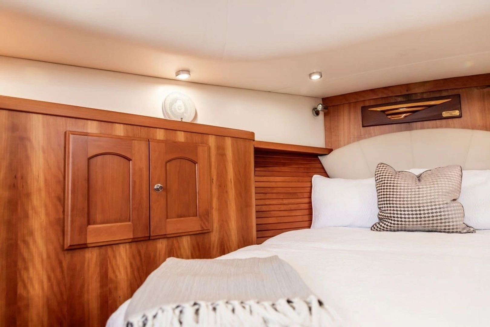 Legacy Yachts 32 Yacht For Sale