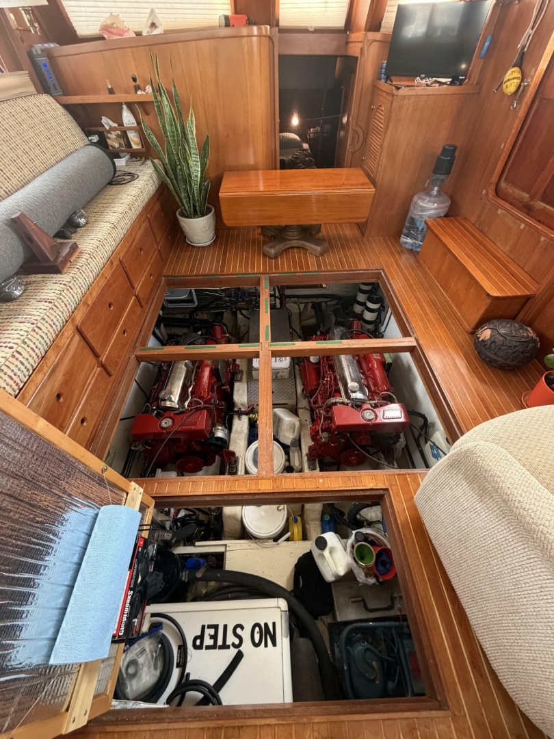 43ft Albin Yacht For Sale