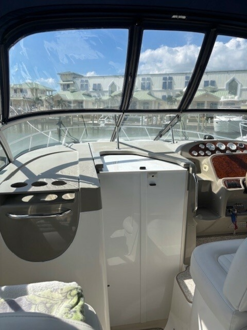 Pourhouse 32ft Bayliner Yacht For Sale