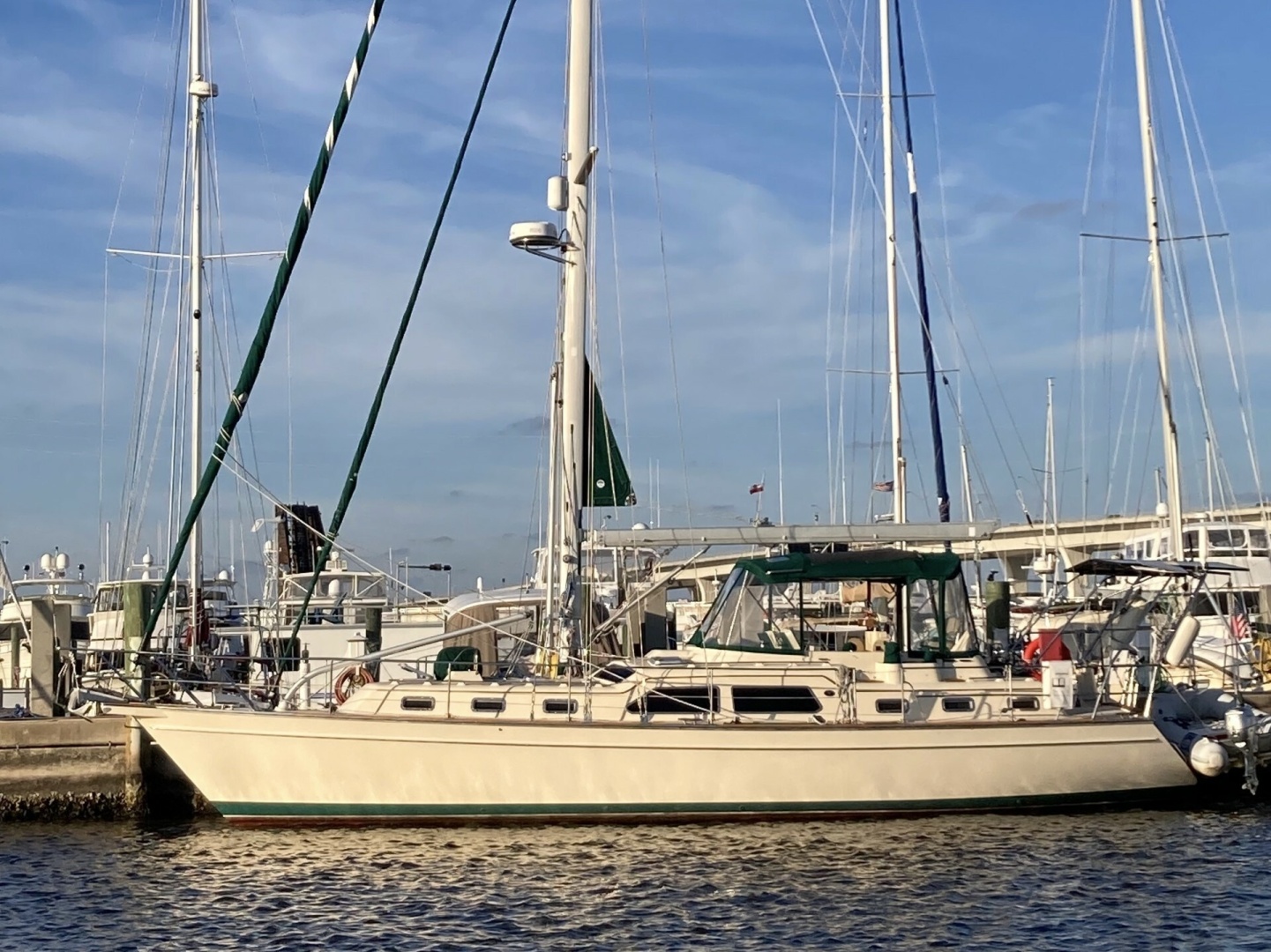 2005 Island Packet 445 "Tenacity"