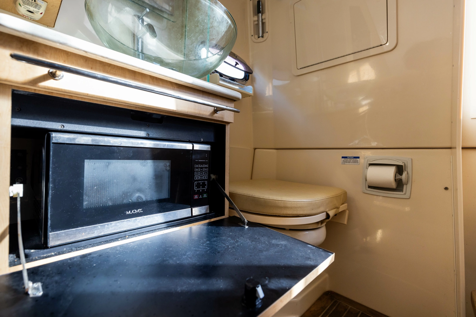 Boston Whaler 370 Outrage Yacht For Sale