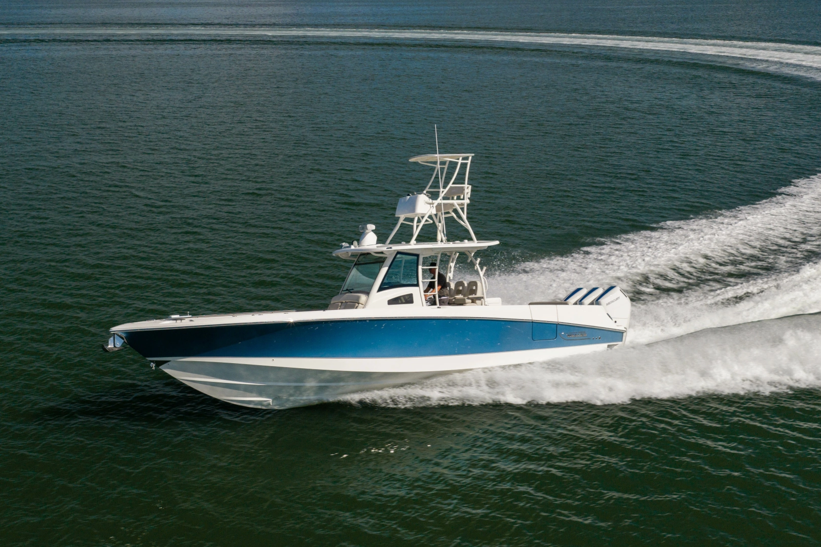 Boston Whaler 370 Outrage Yacht For Sale