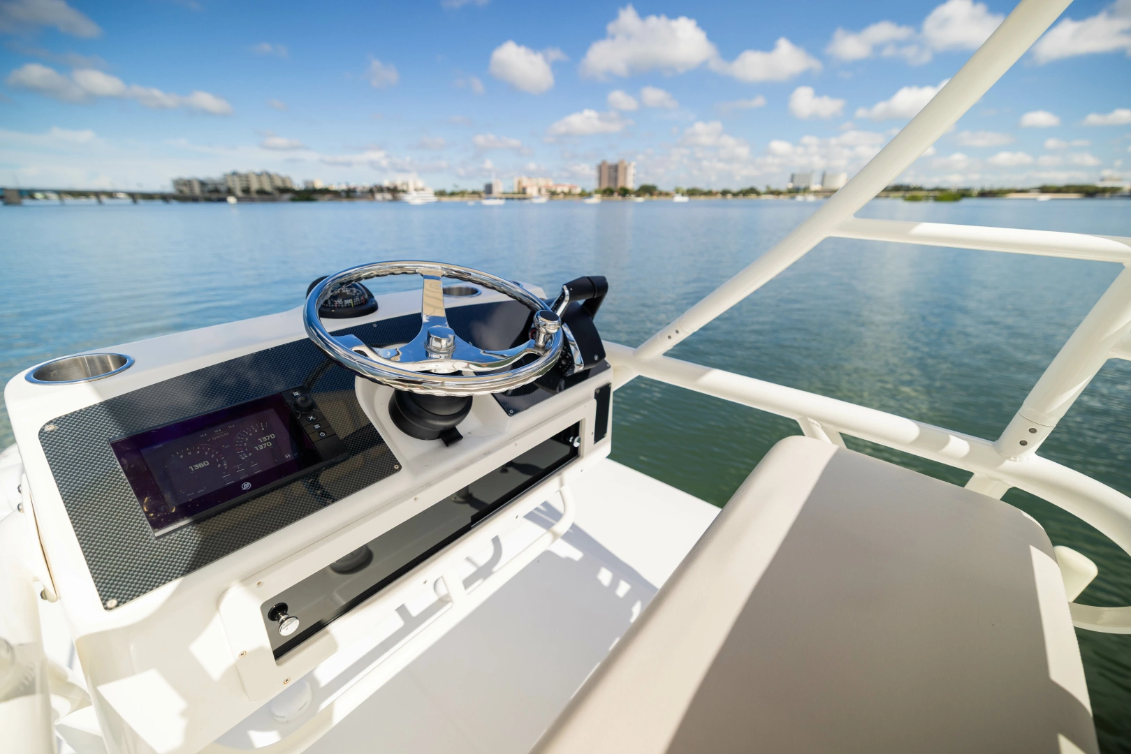 Boston Whaler 370 Outrage Yacht For Sale