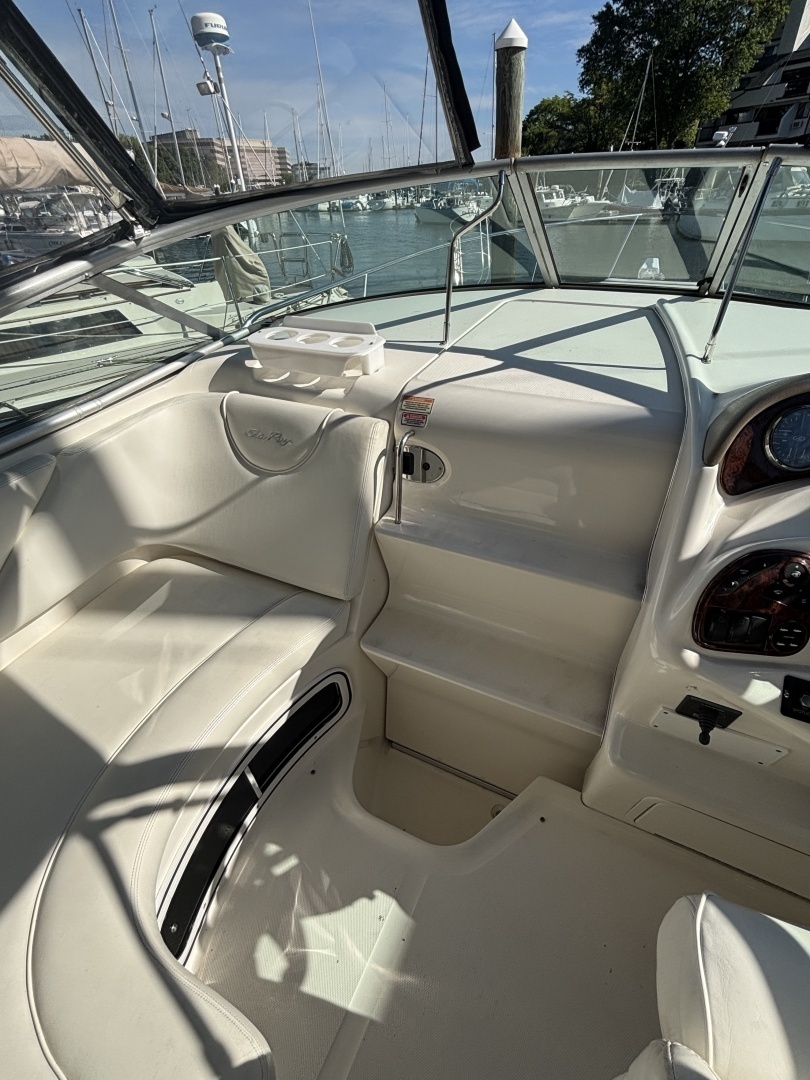 2004 Sea Ray 280 — photograph 2