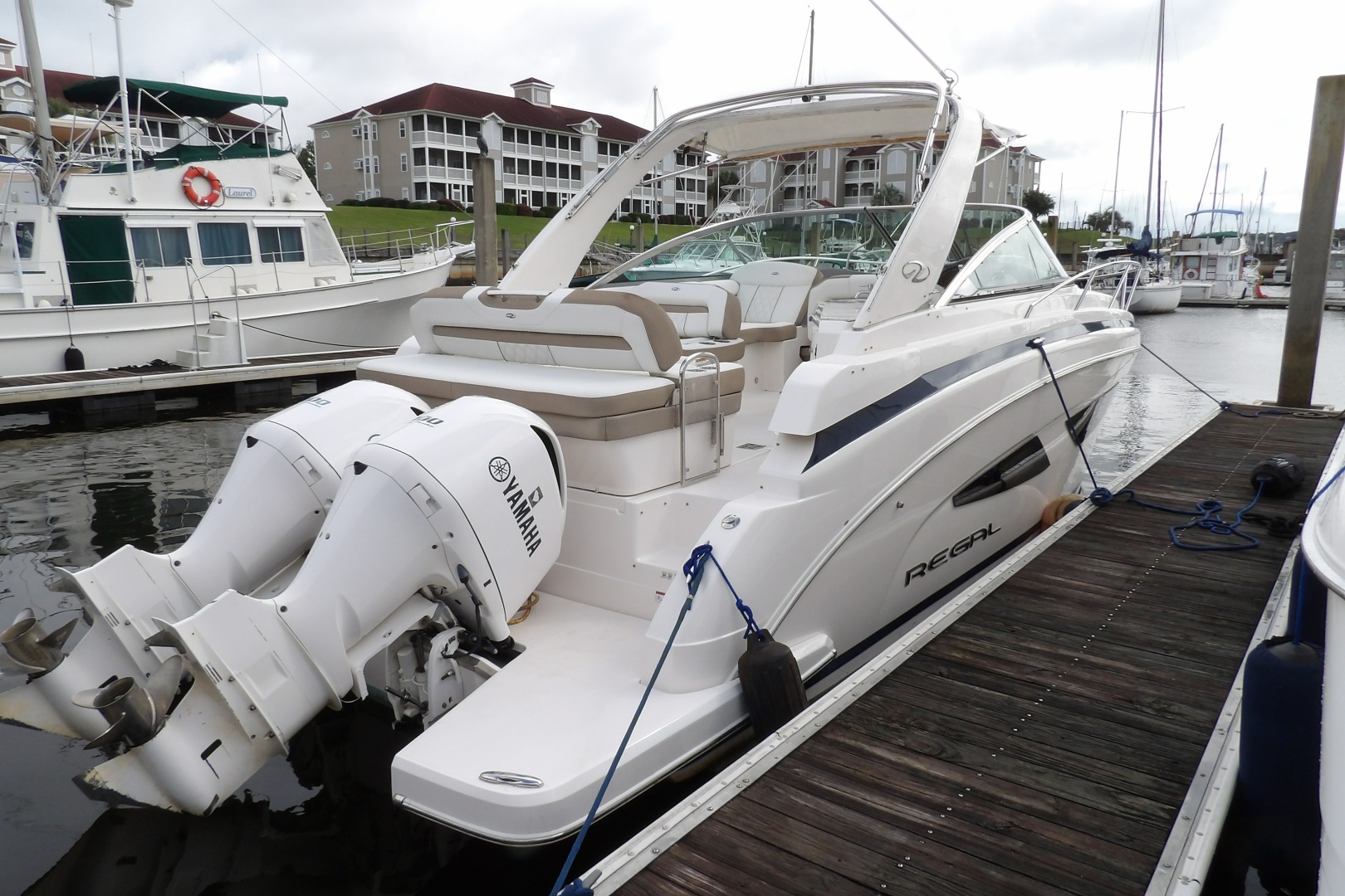 33ft Regal Yacht For Sale