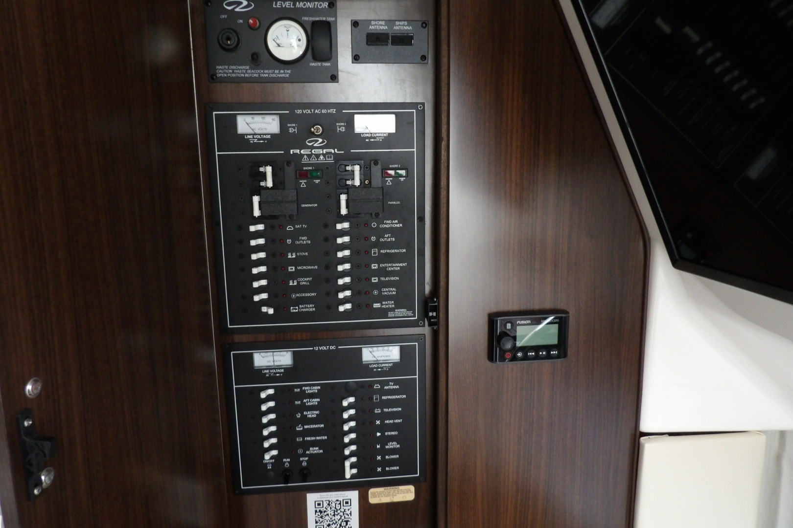 33ft Regal Yacht For Sale