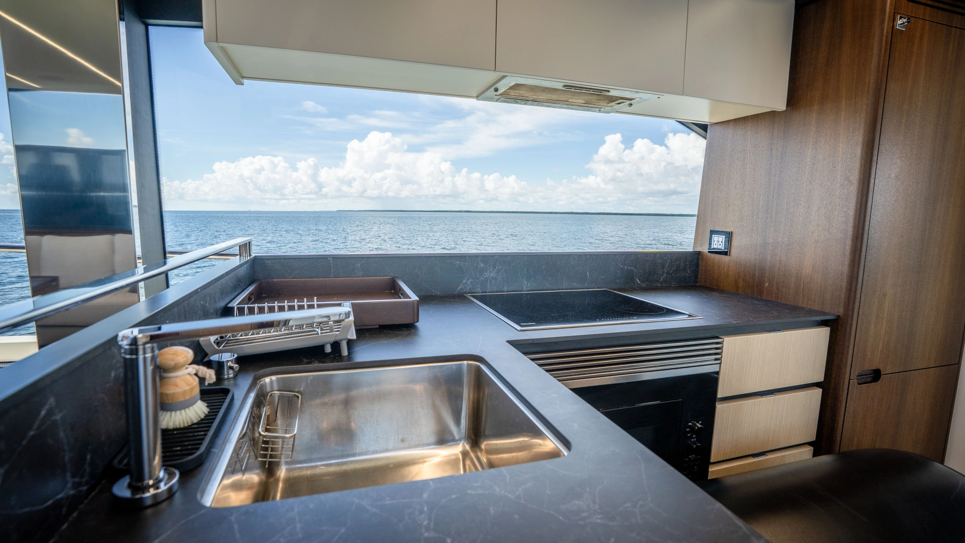 Astondoa Fly Yacht For Sale