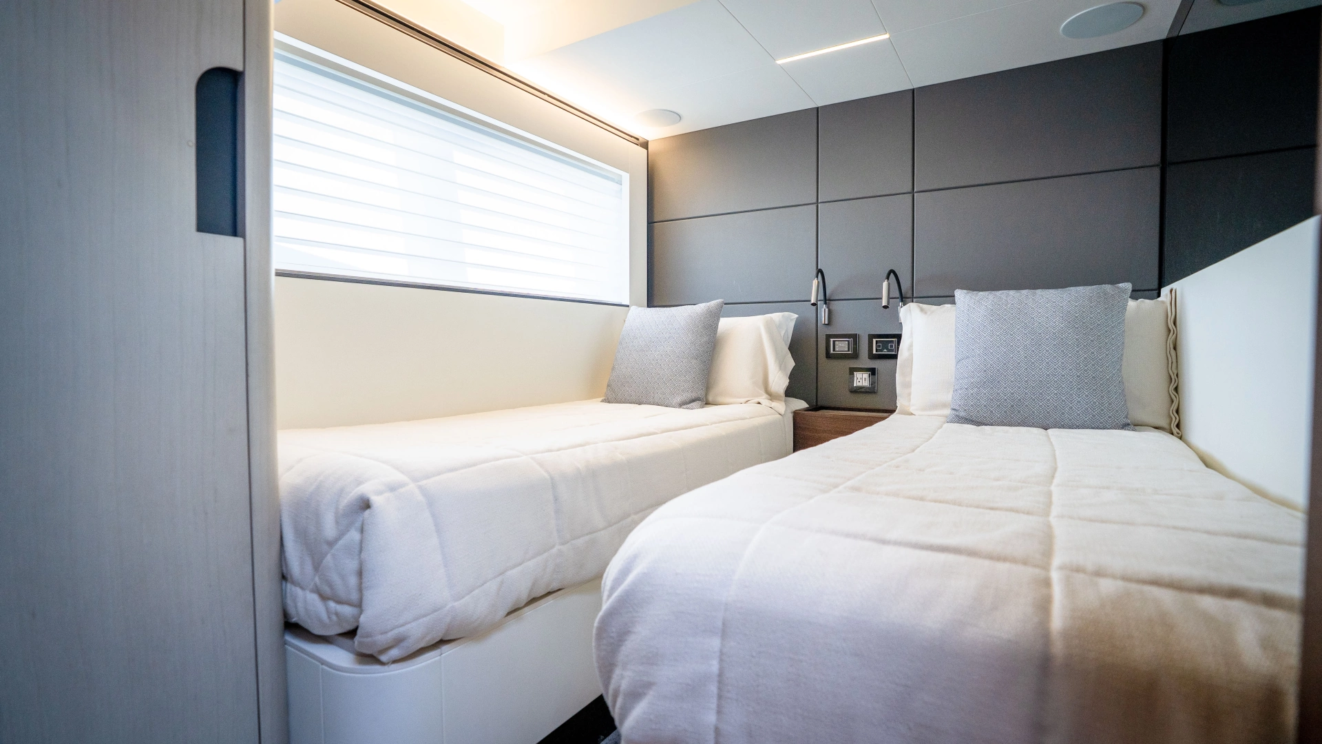 Astondoa Fly Yacht For Sale