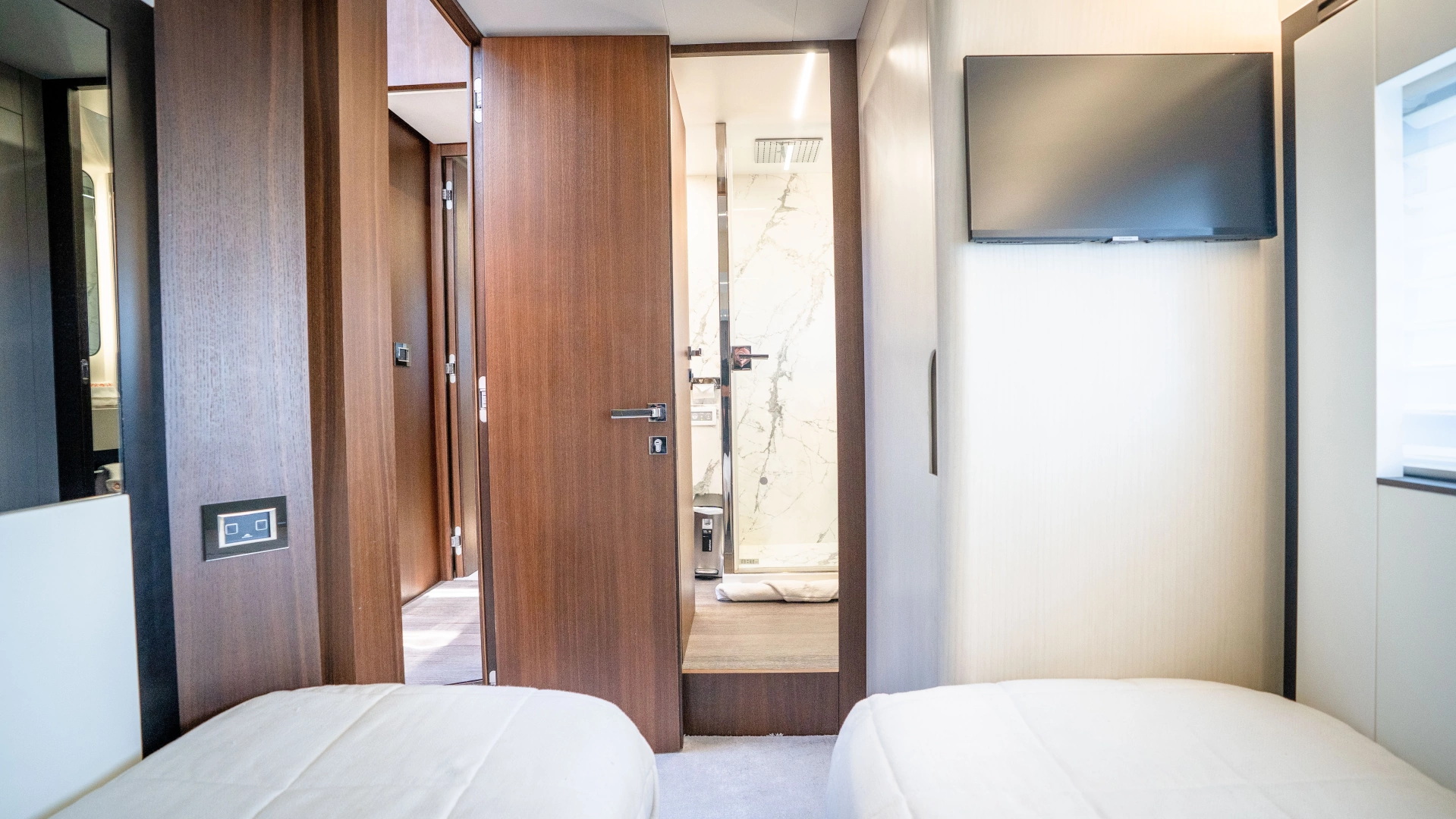 Astondoa Fly Yacht For Sale