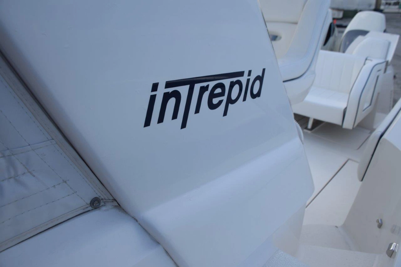 Intrepid 390 Sport Yacht Yacht For Sale