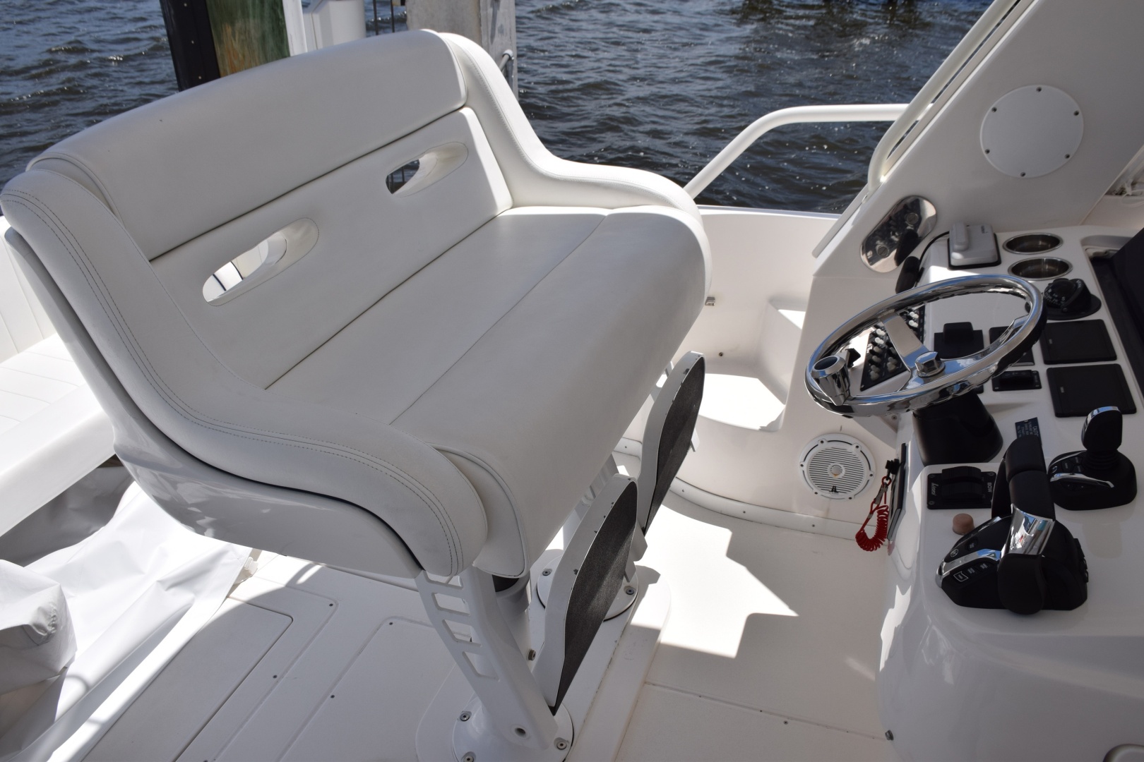 Pompanette Helm Bench Seat