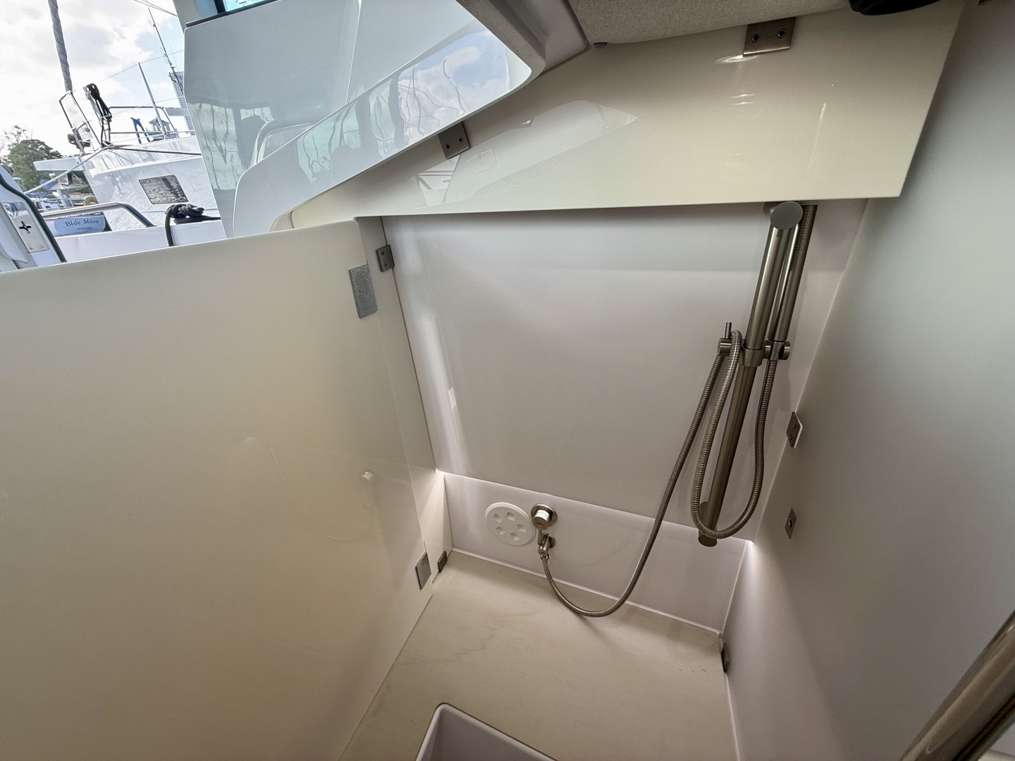 2021 Axopar 37 XC Cross Cabin