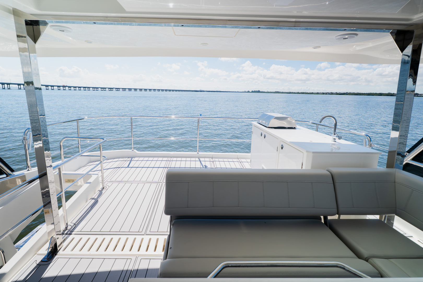 2022 Aquila 54 YACHT