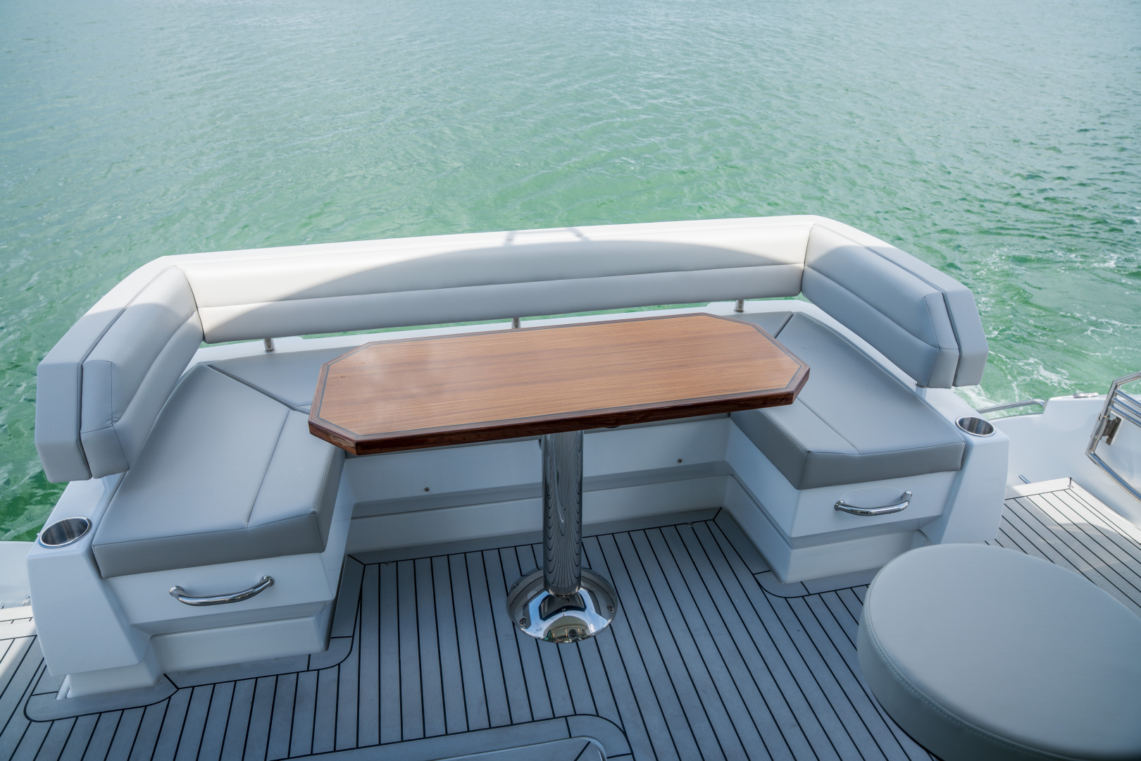 50ft Cruisers Yachts Yacht For Sale 50ft Cruisers Yachts Yacht For Sale
