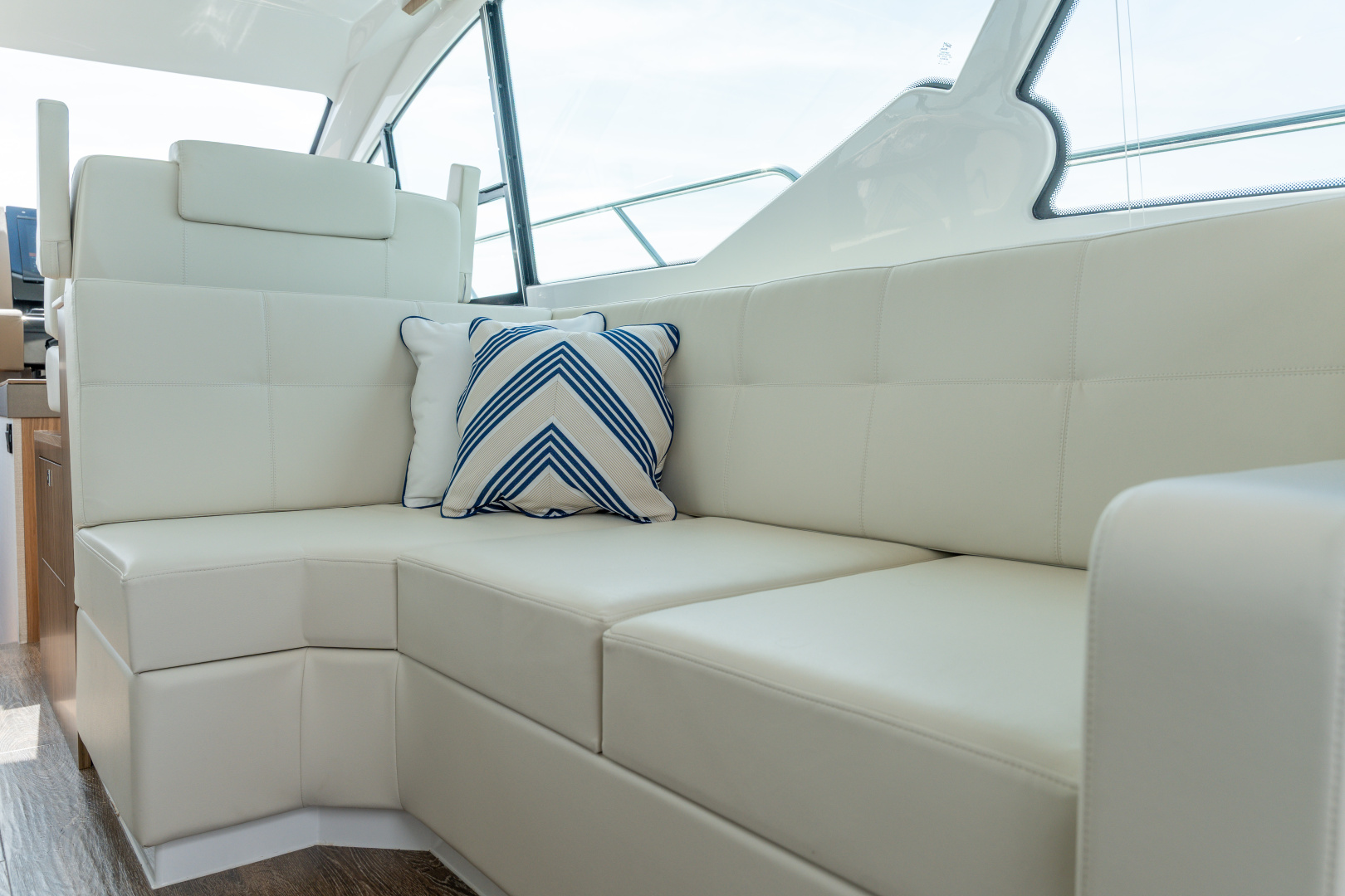 50ft Cruisers Yachts Yacht For Sale 50ft Cruisers Yachts Yacht For Sale