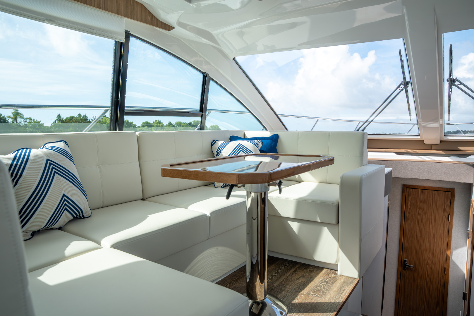 50ft Cruisers Yachts Yacht For Sale 50ft Cruisers Yachts Yacht For Sale
