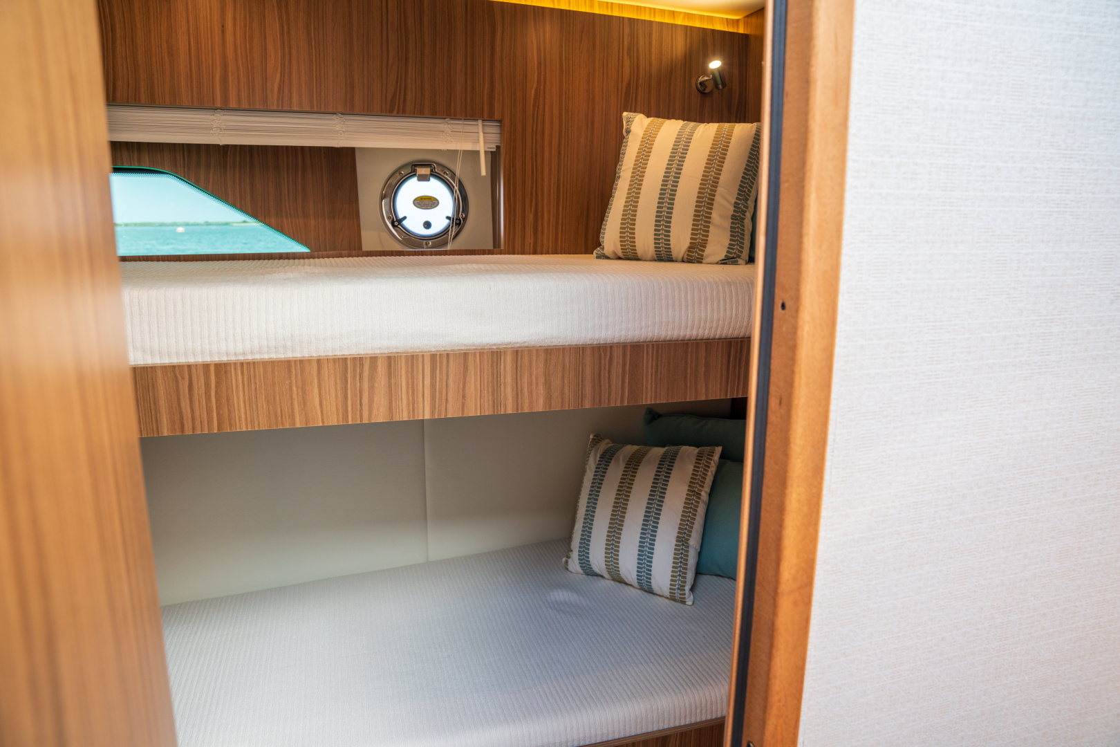 50ft Cruisers Yachts Yacht For Sale 50ft Cruisers Yachts Yacht For Sale