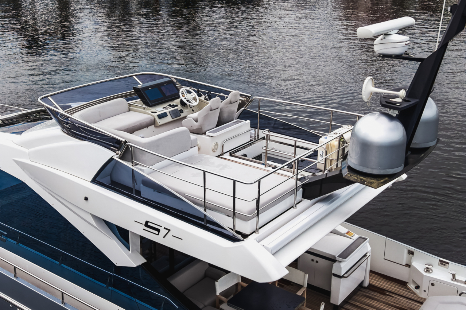 2019 Azimut S7
