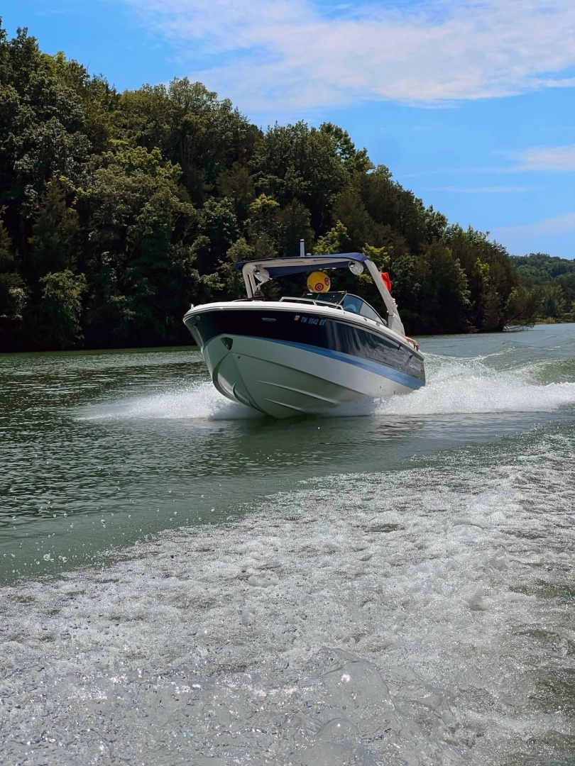 2023 Chaparral 247 SSX — photograph 2