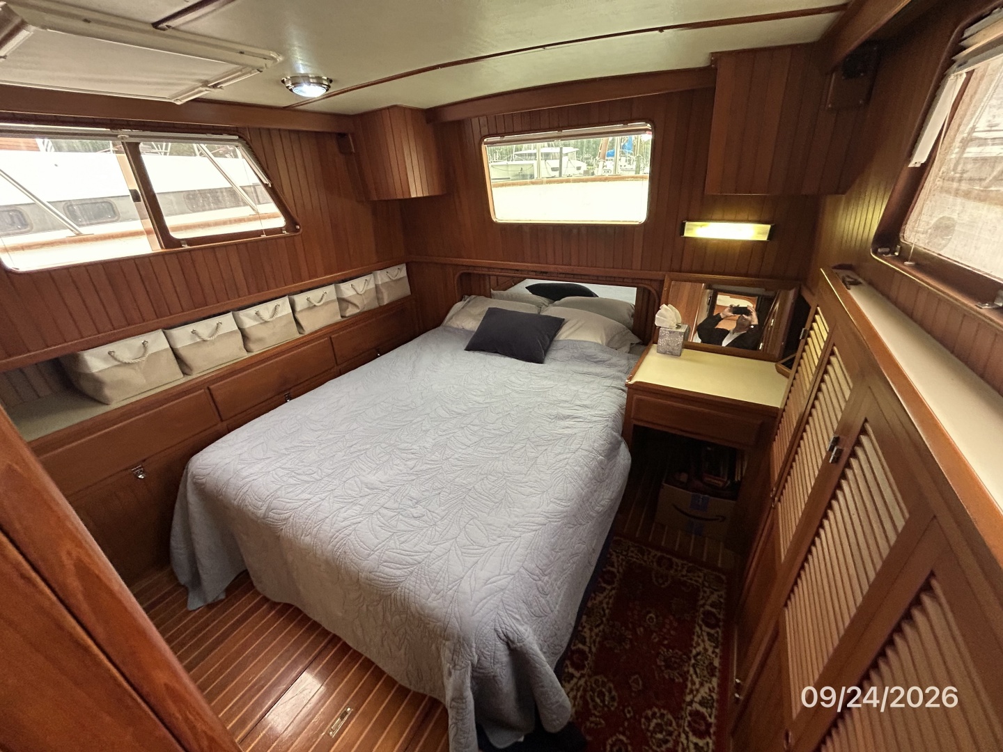 36' Monk master stateroom