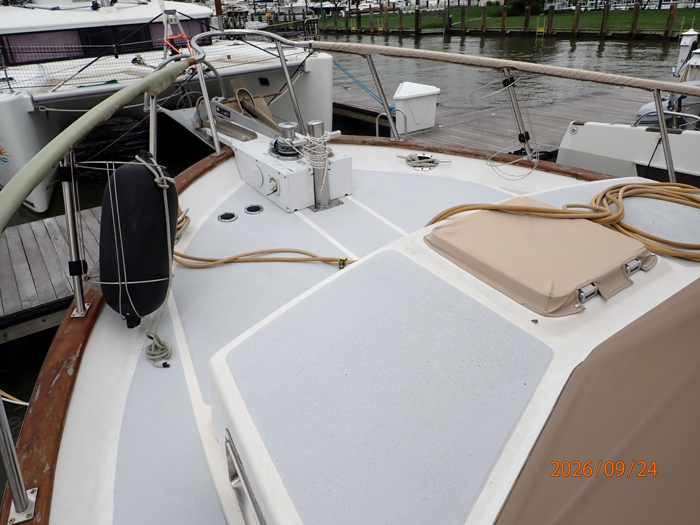 36' Monk foredeck1