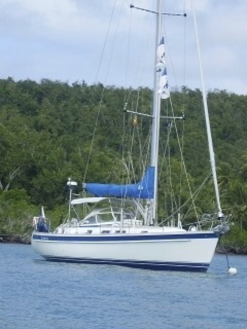 2004 Hallberg-Rassy 43 — photograph 2