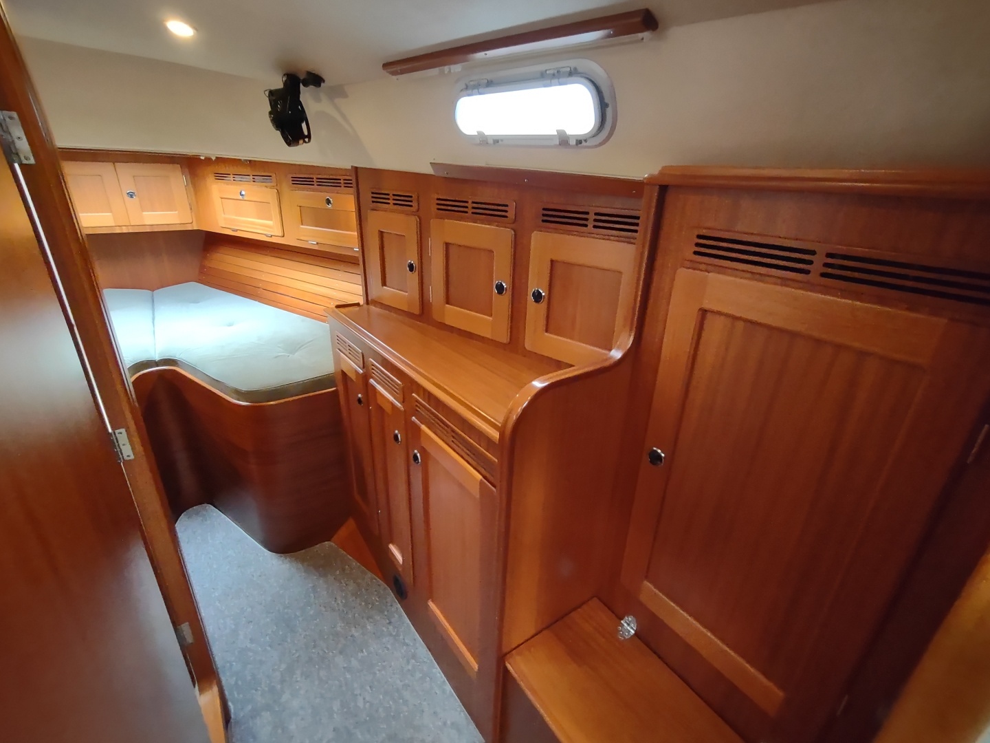 2004 Hallberg-Rassy 43