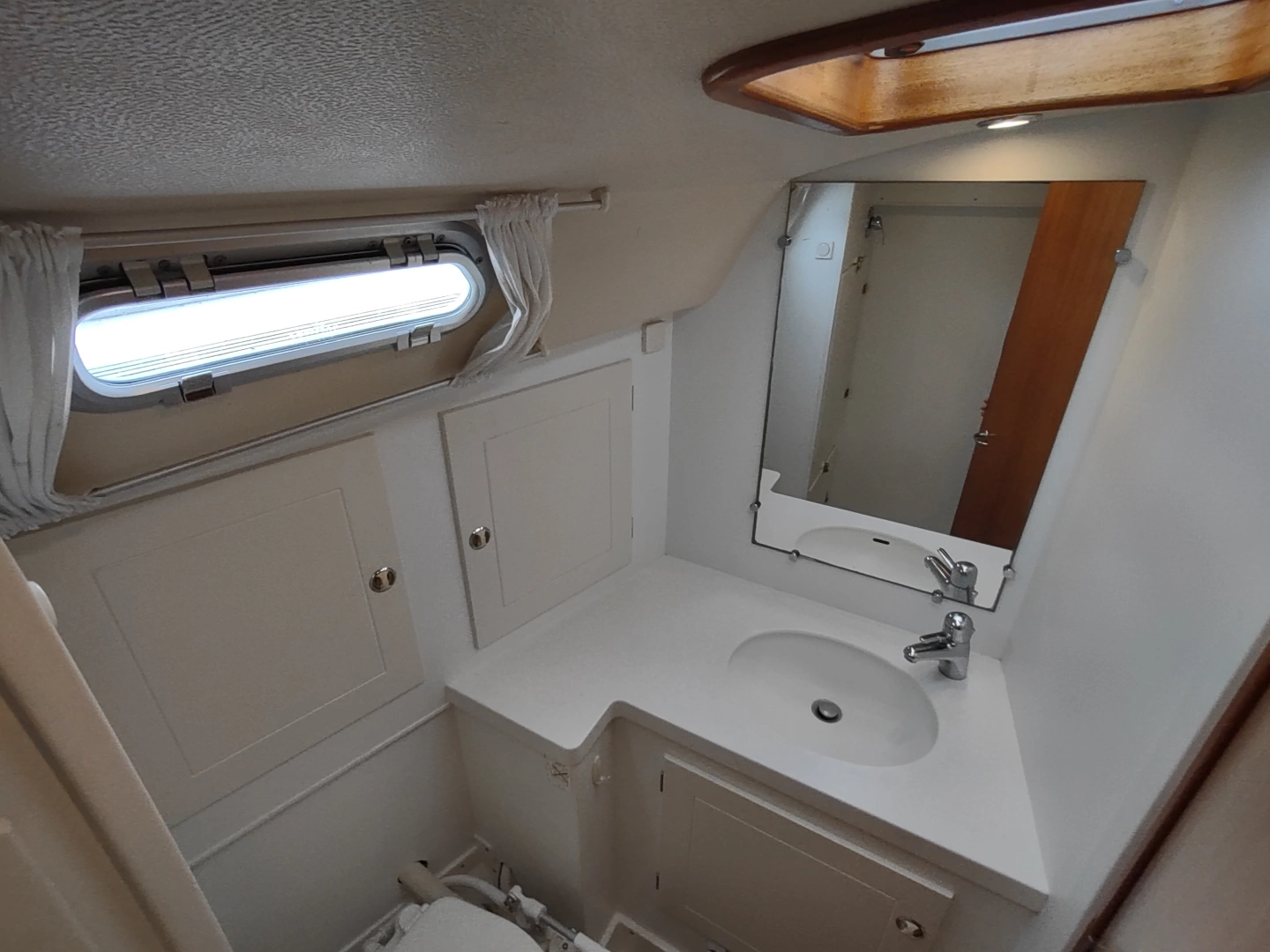 Hallberg-Rassy 43 Yacht For Sale