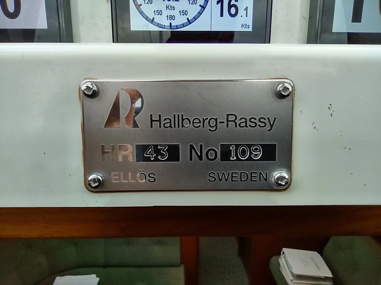 Hallberg-Rassy 43 Yacht For Sale